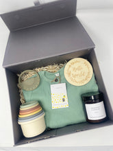 Load image into Gallery viewer, Mama and me candle gift box

