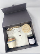 Load image into Gallery viewer, Mama and me candle gift box
