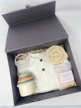 Load image into Gallery viewer, Mummy &amp; Me wax melt gift box
