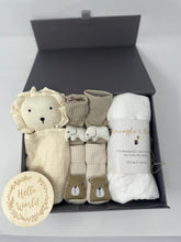 Load image into Gallery viewer, Baby shower gift box
